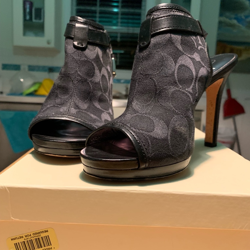Coach high heels authentic - Picture 2 of 3